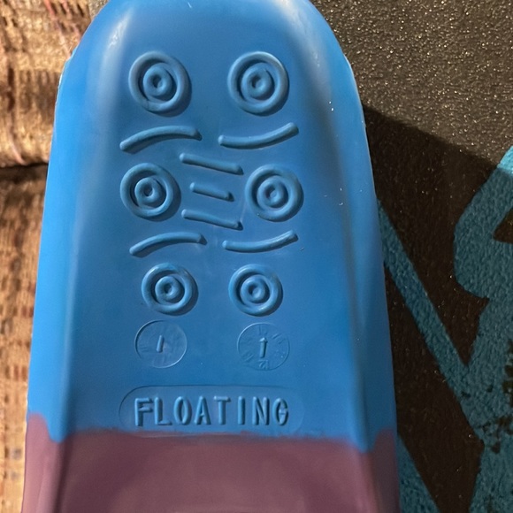 Flippers with soft kick board - Picture 4 of 7